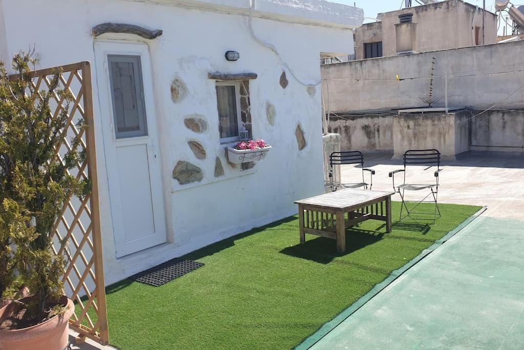 Καλινοβου 1 Κευελπιδων Πεδιον Αρεωσ Apartment Athens Exterior photo